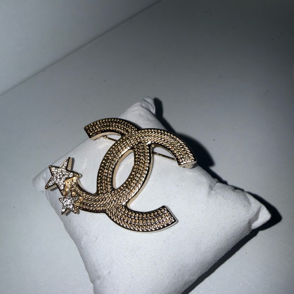 Chanel Strass Star Brooch - Picture 3 of 6